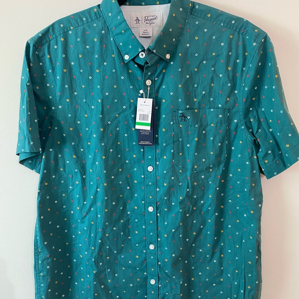 Penguin NWT Green Short-Sleeve Button-Down with Multicolor flower Print